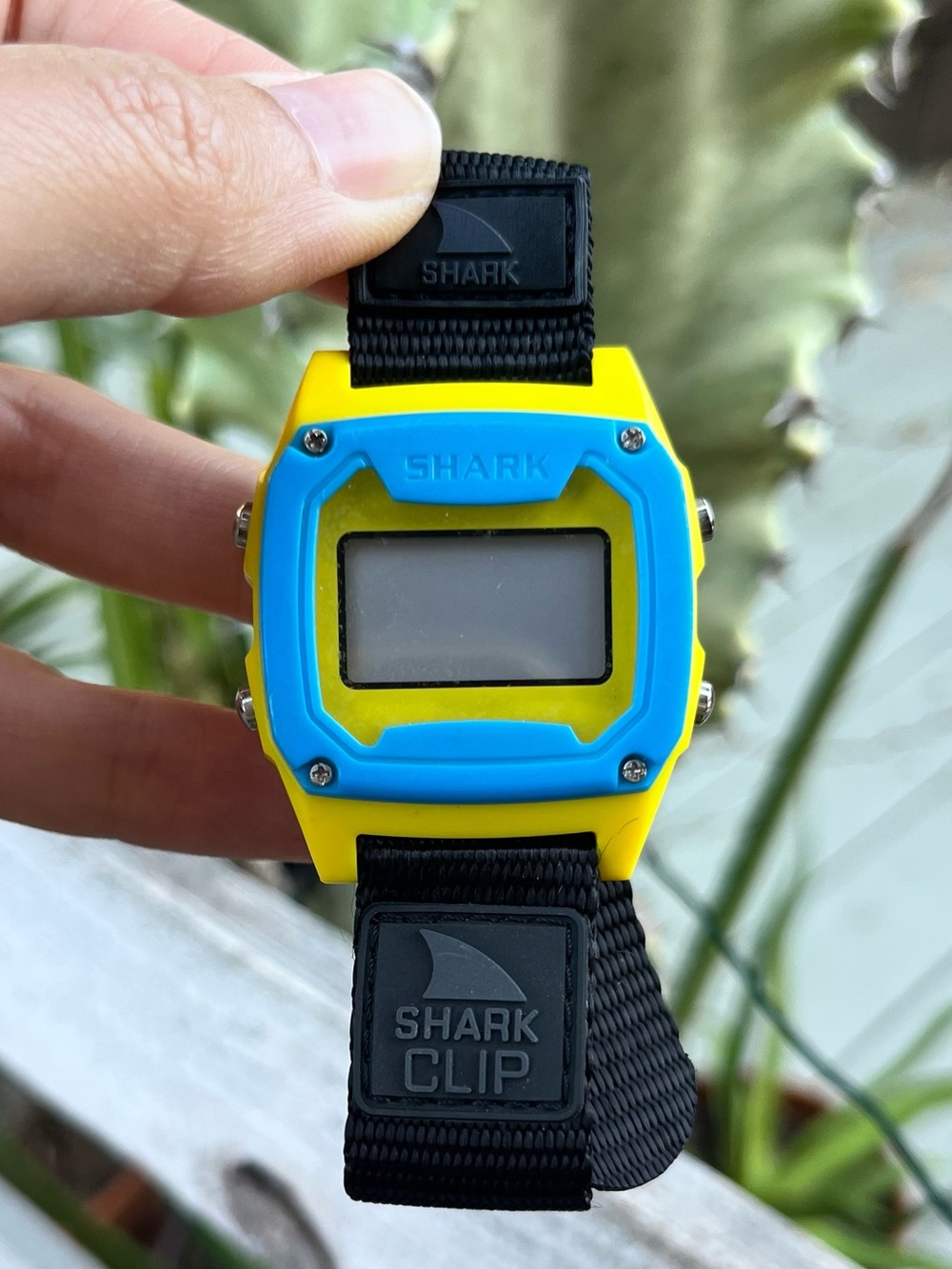 Shark Clip Watch: needs new battery but good to go! π¦ - Picture 2 of 5
